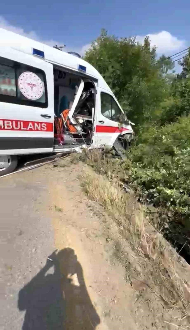 Kandıra'da Ambulans Kazası