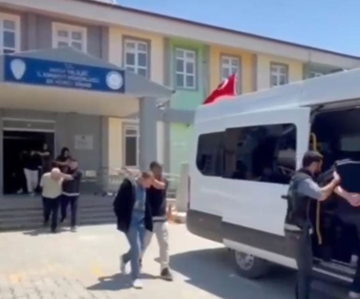 Hatay\'da Uyuşturucu Operasyonu: 6 Tutuklama
