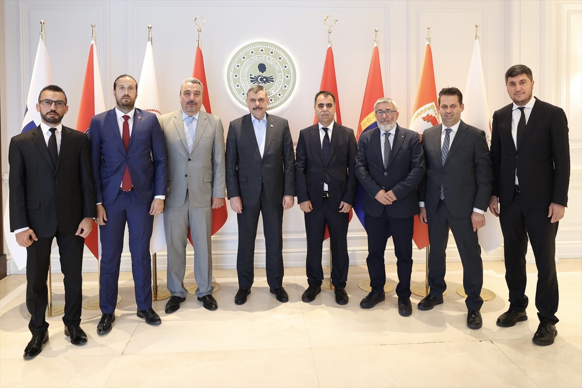 Çiftçi\'den Basın Mensuplarına Destek