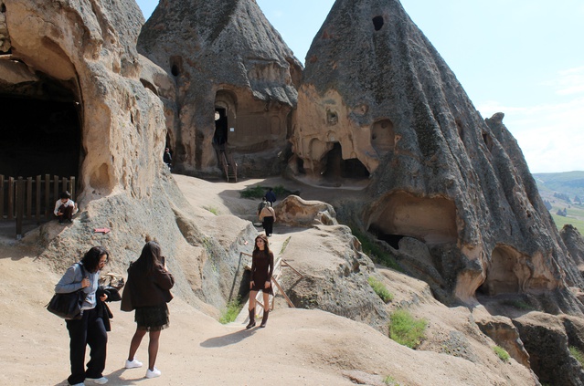 Selime Katedrali'nde Turist Yoğunluğu