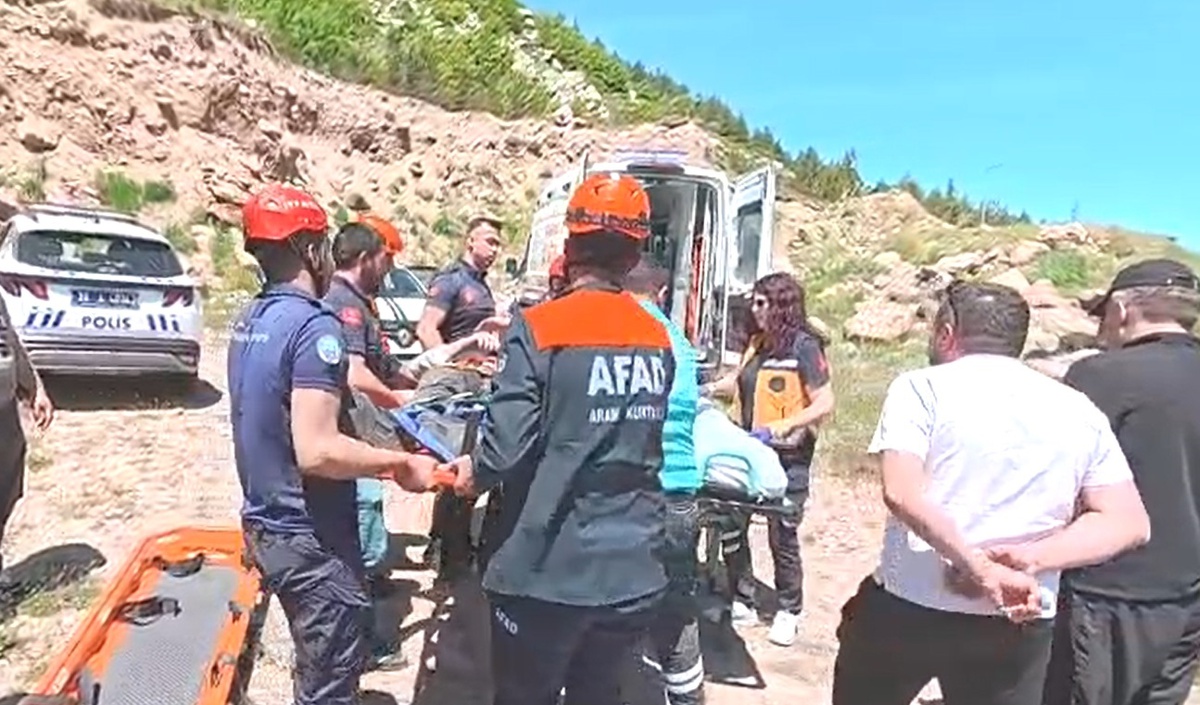 Kayalıklardan Düşen Adam Yaralandı