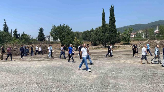 Körfez’de tır parkı protestosuna belediyeden yanıt