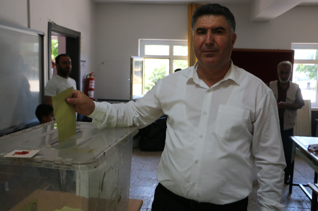 Narin'in köyü ve 3 ilde seçim sürüyor! Tek adayın sözleri dikkat çekti