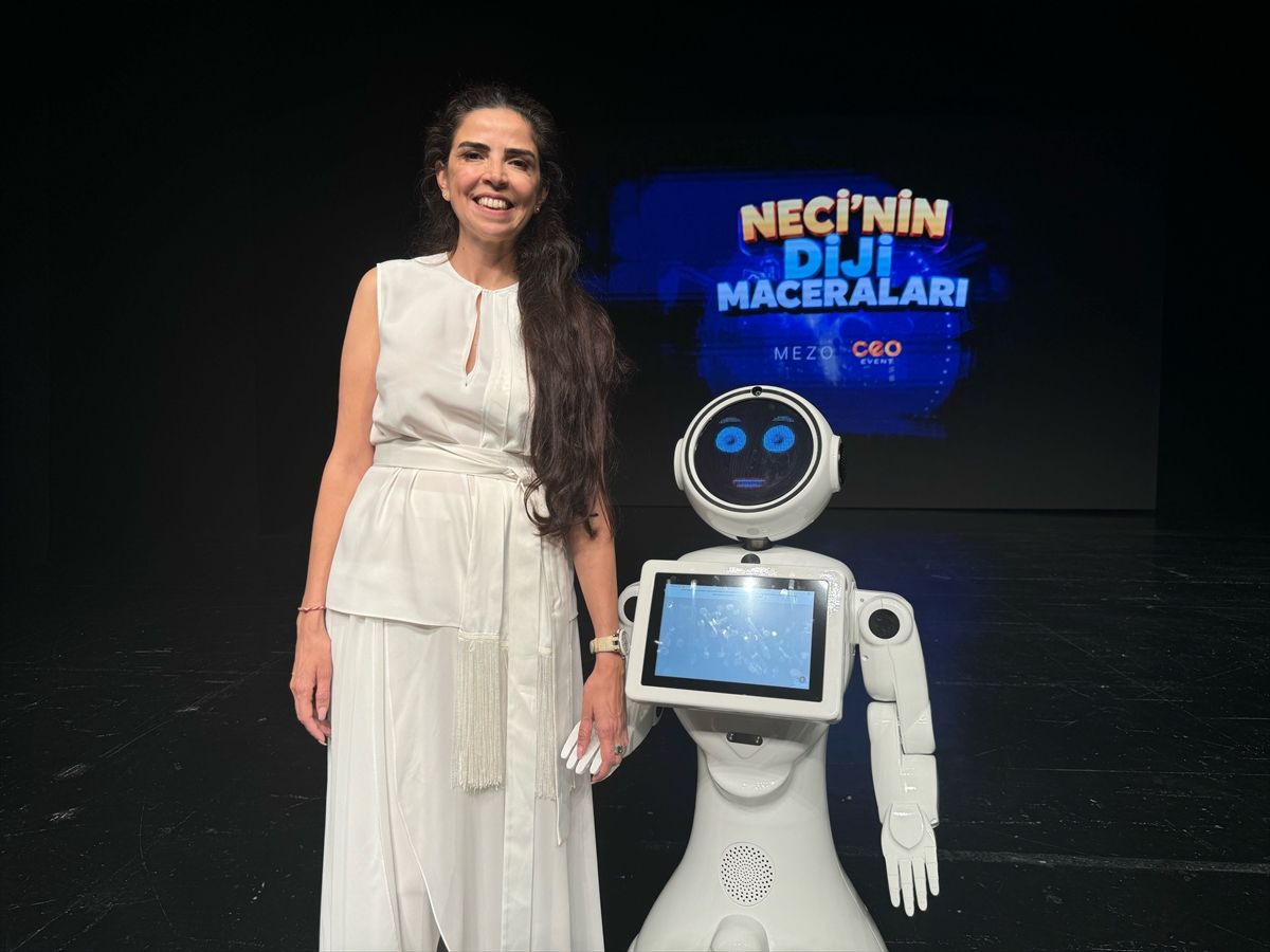 Neci\'nin Diji Maceraları: Dijital Tiyatro