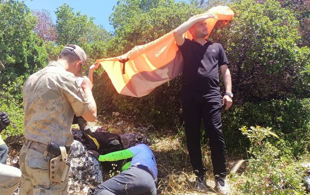 Yamaç Paraşütçüsü Ormana Düştü