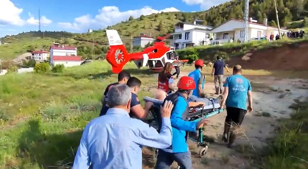 Hava Ambulansıyla Hastaneye Sevk
