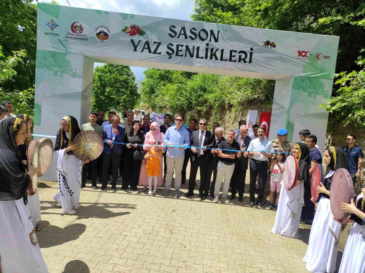 Sason\'da ilk defa düzenlenen yaz şenliği yoğun ilgi gördü