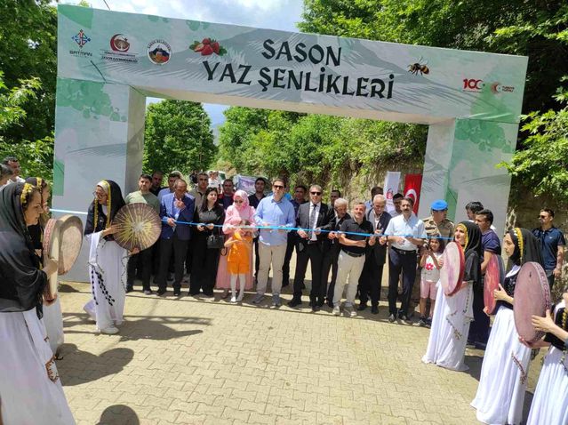 Sason'da ilk defa düzenlenen yaz şenliği yoğun ilgi gördü