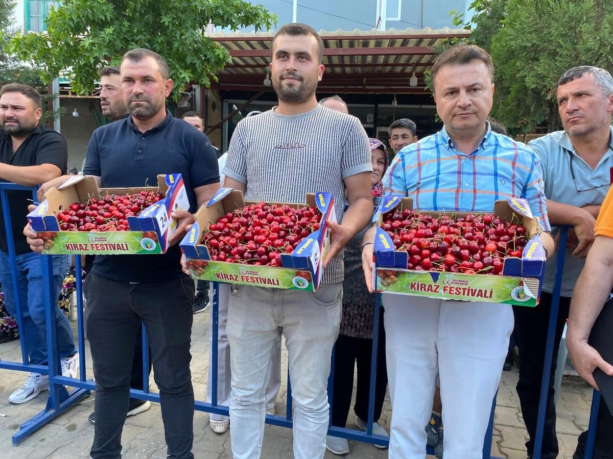 Alaşehir\'in en güzel kirazı seçildi