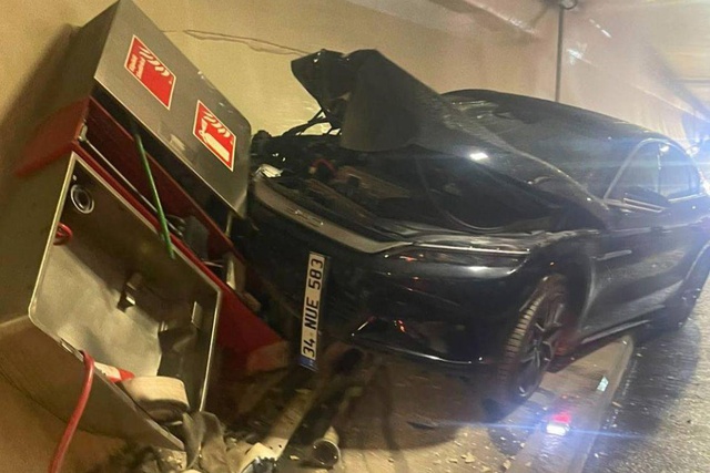 Avrasya Tüneli'nde kaza! Tüneli su bastı