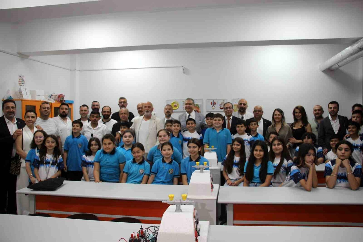 Fen Laboratuvarları Açıldı