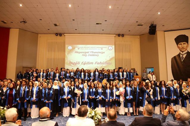 BEUN Ereğli Eğitim Fakültesi’nden Coşkulu Mezuniyet Töreni