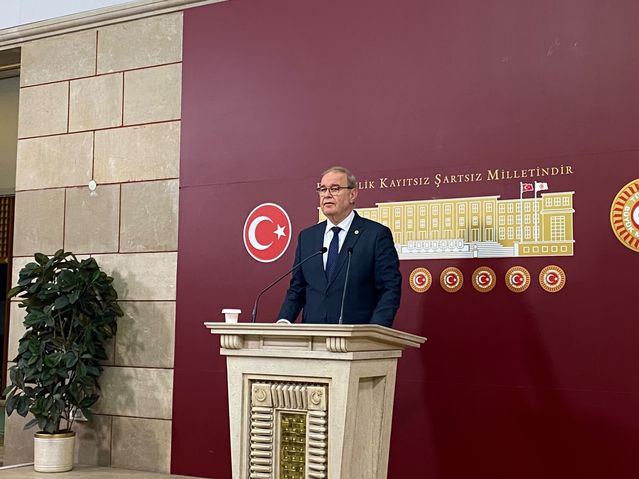 Öztrak: CHP'yi Sırtından Atanlar Başarısız Olacak