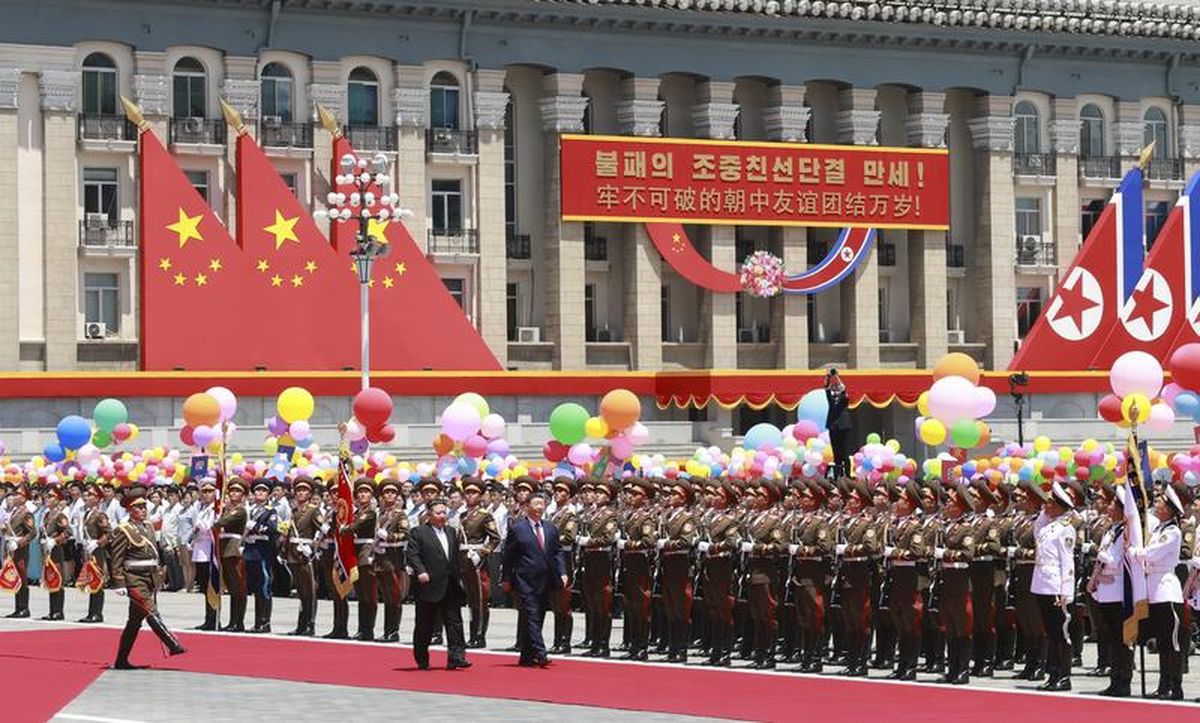 Şi Cinping ve Kim Jong Un\'dan İkili Görüşme