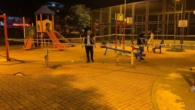 Çocuk parkında 10 kişiyi yaralayan saldırganlardan pes dedirten savunma
