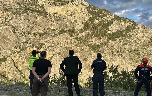 Kargı'da Yaralı Dağcı İçin Helikopterle Kurtarma Operasyonu