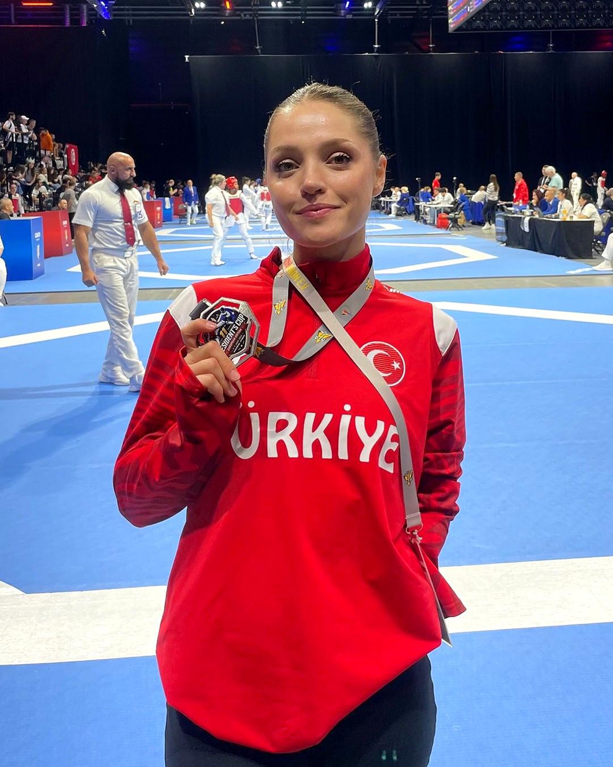 Zehra Orhan, Dünya Kupası\'nda Gümüş Madalya Kazandı