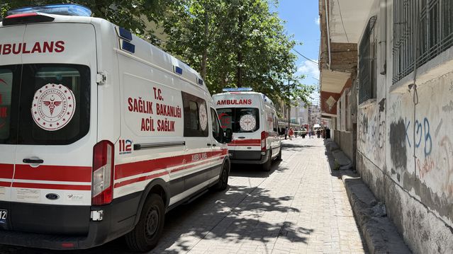 Diyarbakır'da Yangın: 2 Kişi Dumandan Etkilendi
