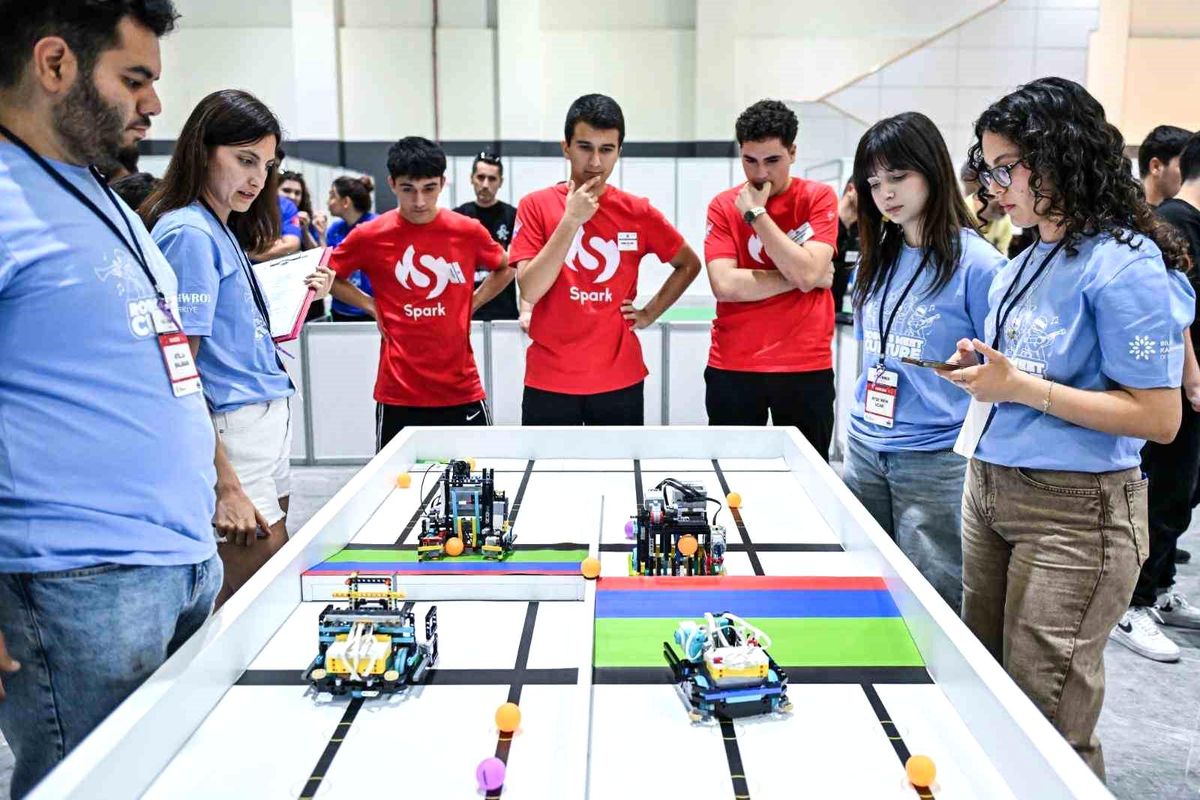 Robot Olimpiyatı\'nda 254 takım yarıştı