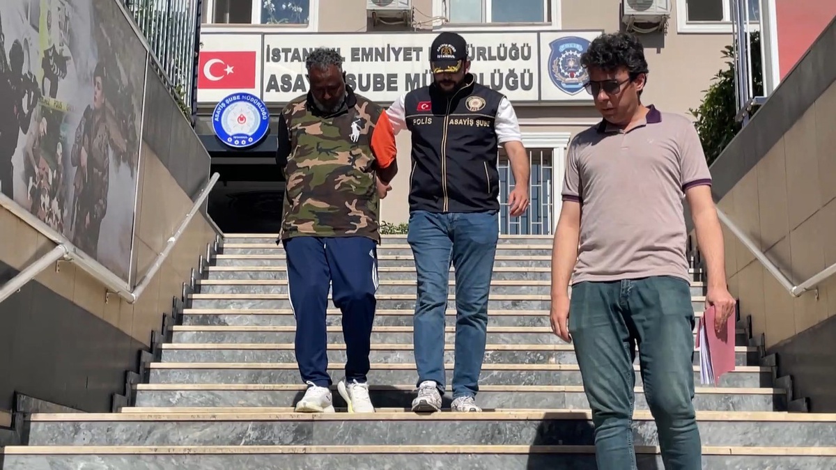 Çanta Hırsızı Havalimanında Yakalandı