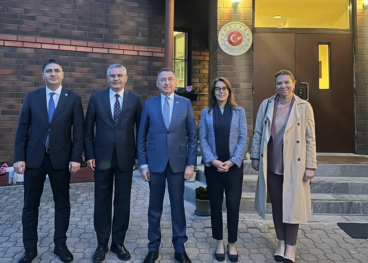 Oktay Estonya\'da Resmi Temaslarda Bulundu