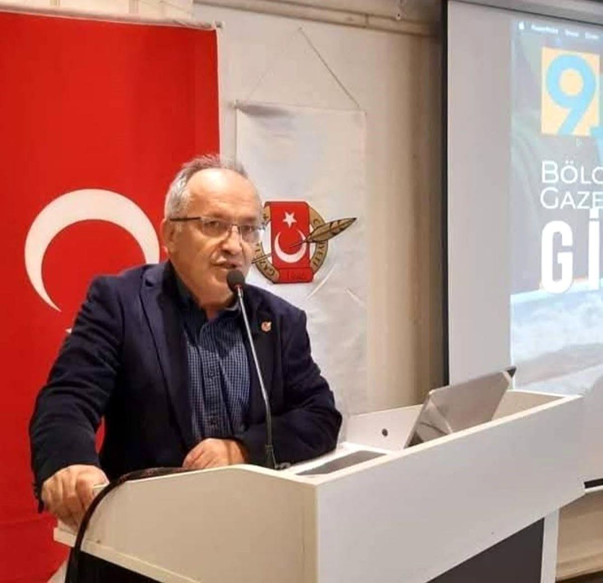 Giresun Gazeteciler Derneği\'nde Bekir Bayram güven tazeledi