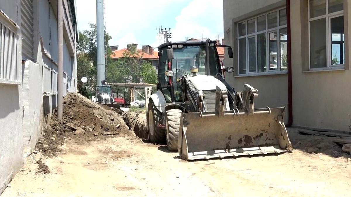 Isparta\'da Göçük Altında Kalan İşçi Yaralandı