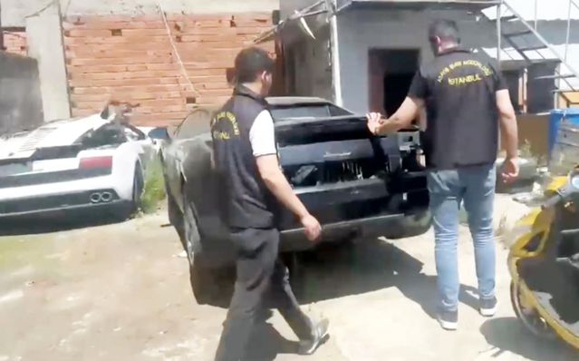 İstanbul'da Yasa Dışı Araç Dolandırıcılığı: 6 Gözaltı