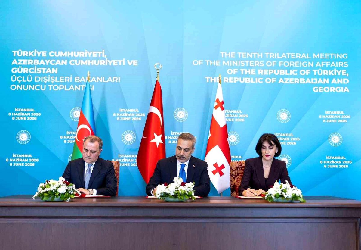 Üçlü Dışişleri Bakanları İstanbul Bildirisi\'ni İmzaladı