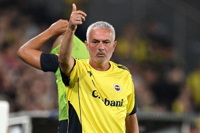 Jose Mourinho Real Madrid'e Beşiktaş'ın eski yıldızıyla birl