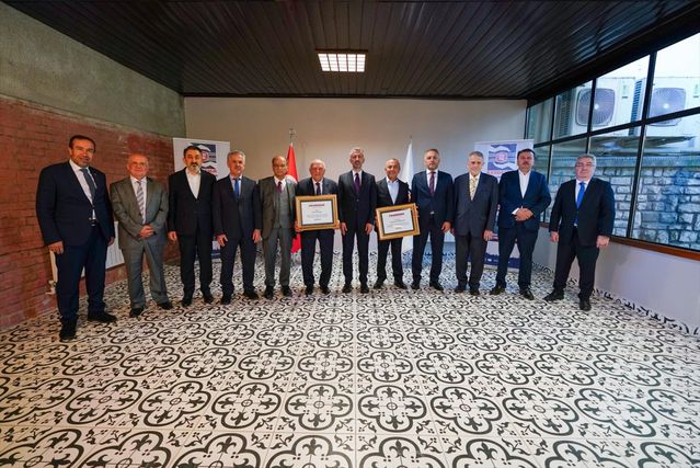 KARDEMİR Eski Başkanlara Onursal Ünvana Sahip Oldu