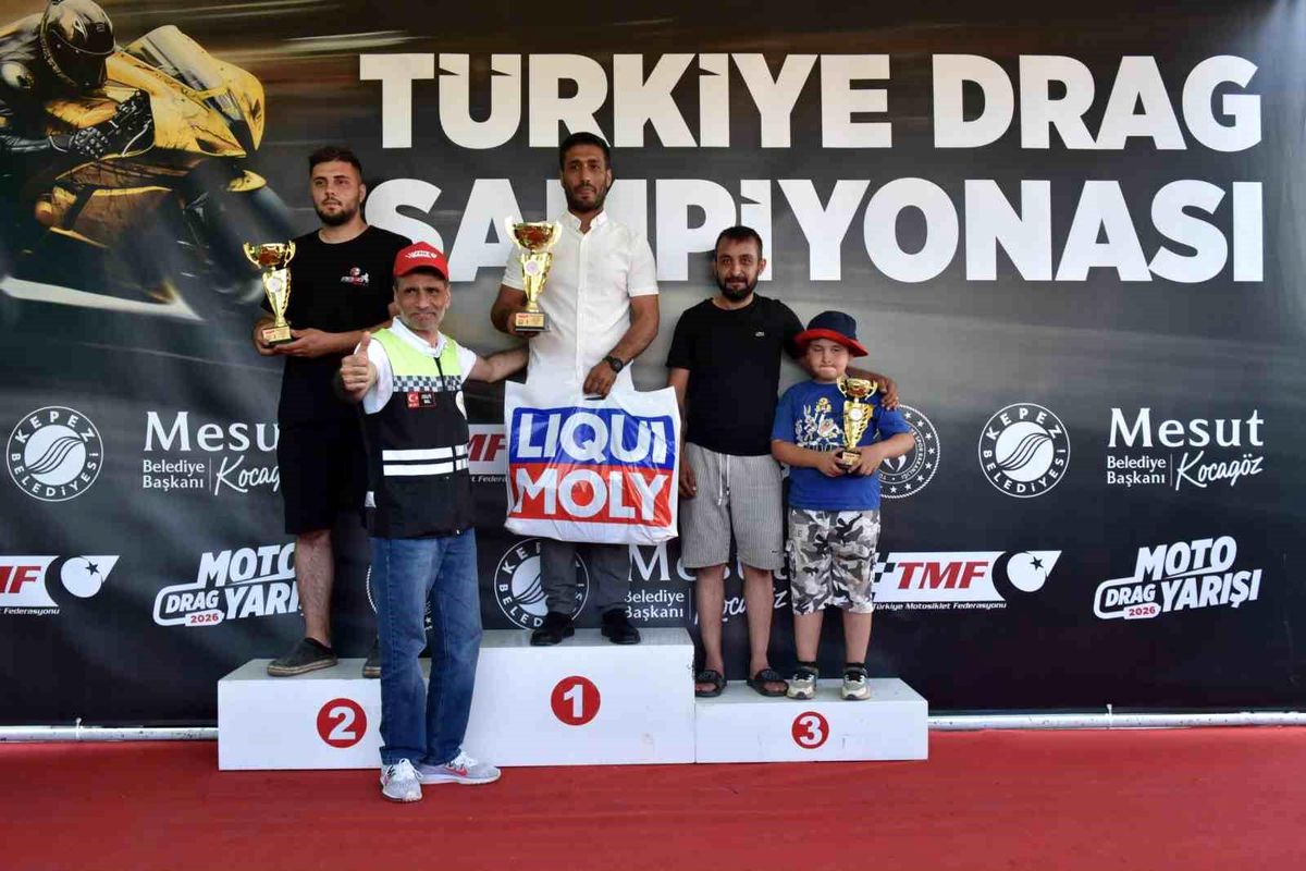 Kepez\'de motodrag şampiyonları kupalarını aldı