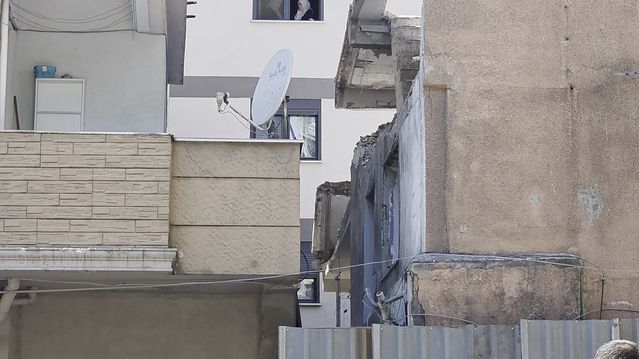 Küçükçekmece'de Yıkım Sırasında Bina Çöktü: 3 İşçi Yaralandı