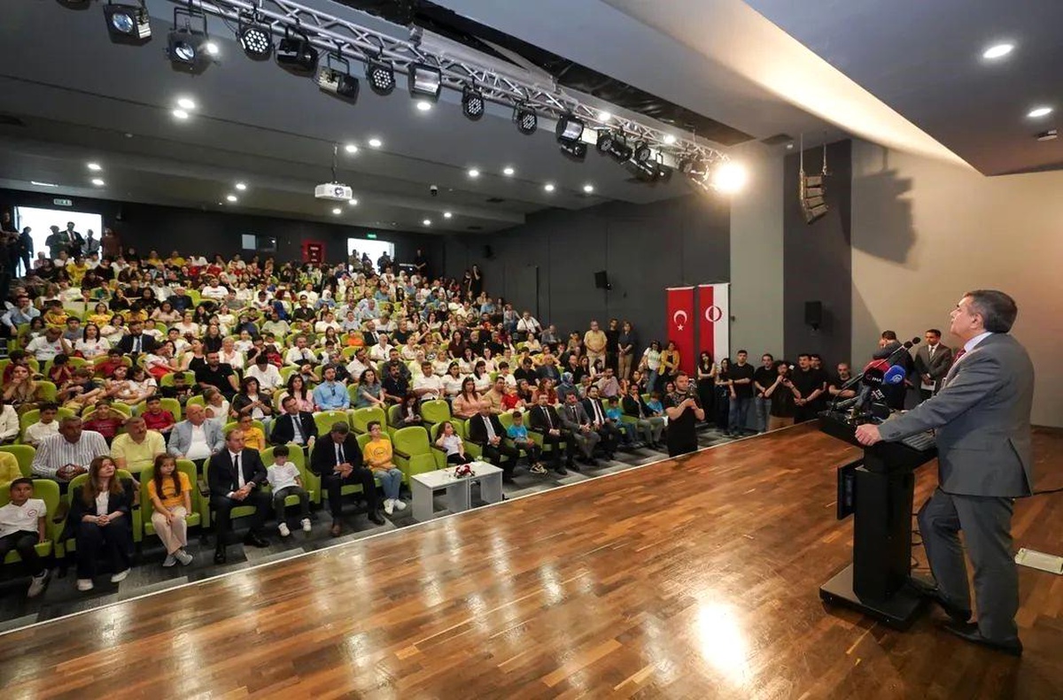 Vezirköprü İlkokulu Zeka Oyunları\'nda Türkiye Birincisi