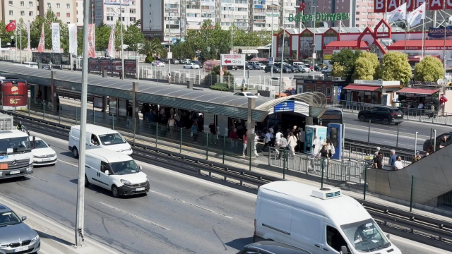 Metrobüsteki yan bakma cinayetinde yürek yakan detay