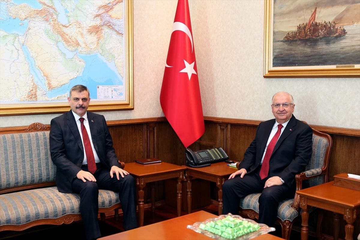 Güler ve Çiftçi Bakanlıkta Bir Araya Geldi