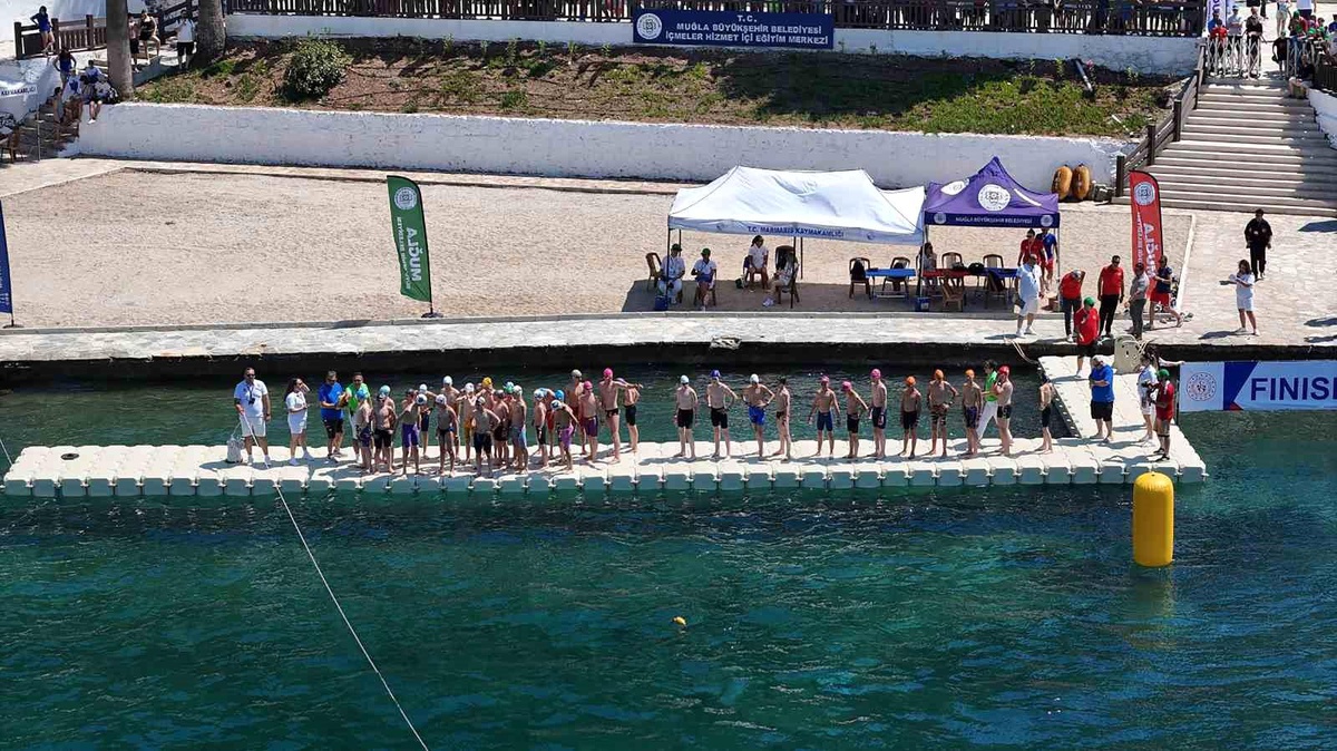Muğla Büyükşehir\'in ev sahipliğinde 634 sporcu milli takım için kulaç attı