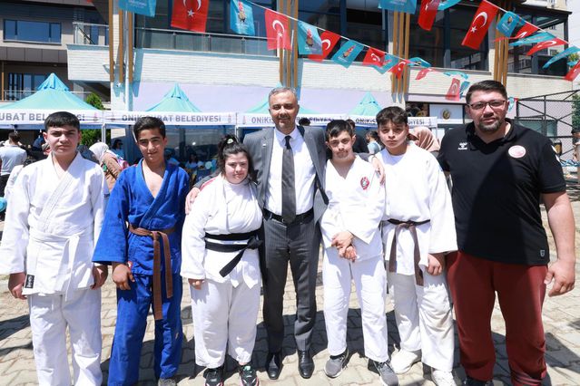 Onikişubat Belediyesi’nden özel çocuklara bahar şe