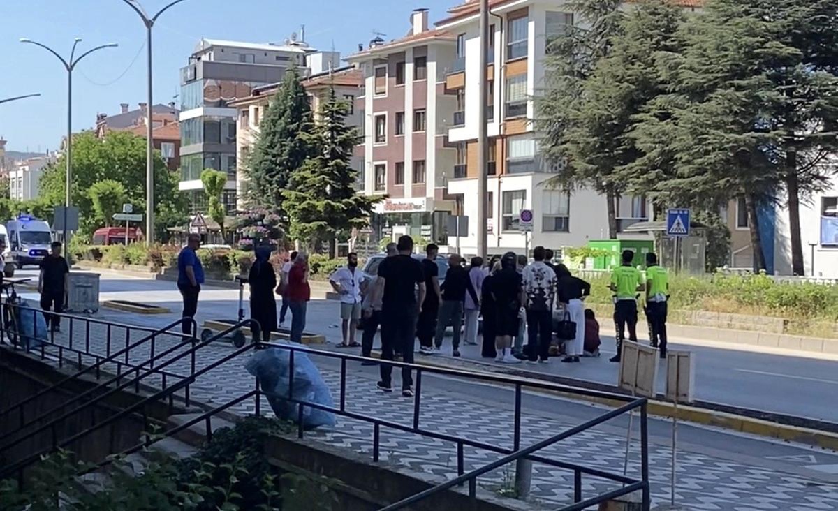 Eskişehir\'de 84 Yaşındaki Bisikletli Adam Ağır Yaralandı