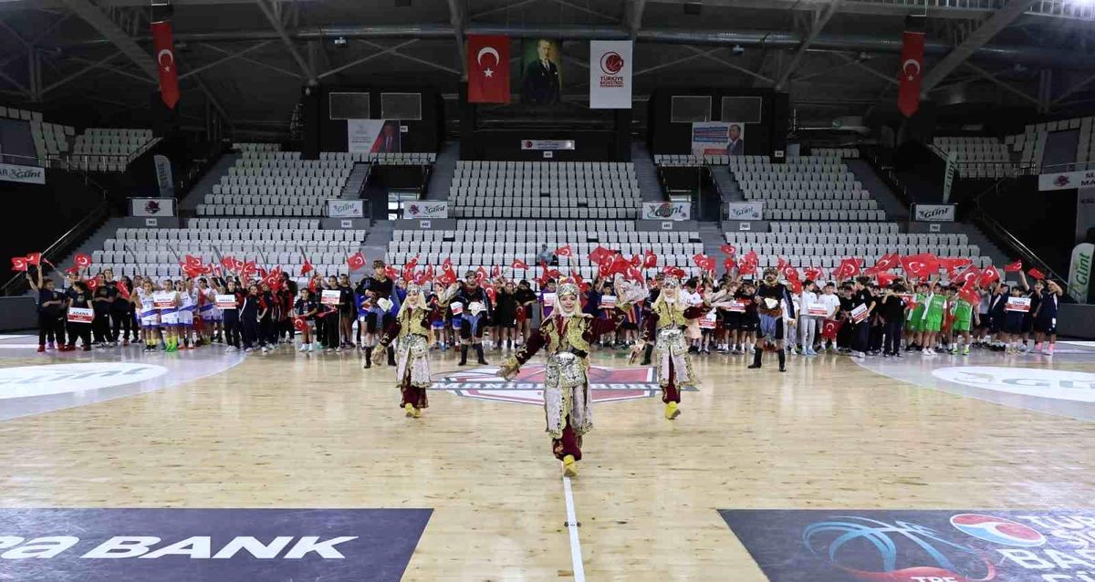 Manisa\'da Basketbol Şampiyonası Başladı