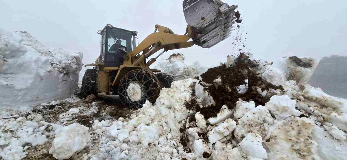 Rize Yaylalarında Kar Temizleme Çalışmaları Başladı
