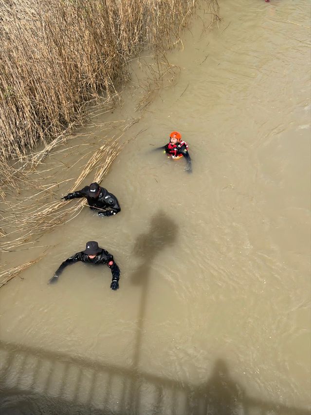 Sivas’ta Trafik Kazası ve Kayıp Genç Kız Aranıyor