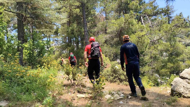 Antalya'da Mahsur Kalan Çiftin Kurtarılması İçin Ç