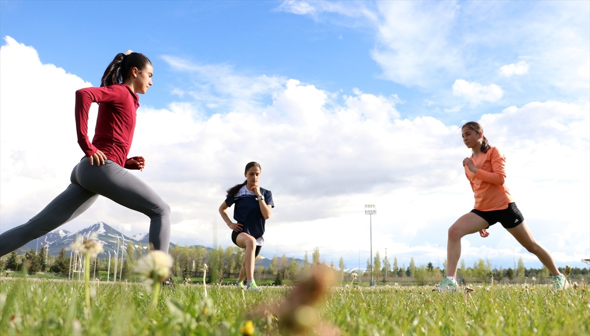 Genç Sporcular Avrupa ve Balkan Şampiyonalarında