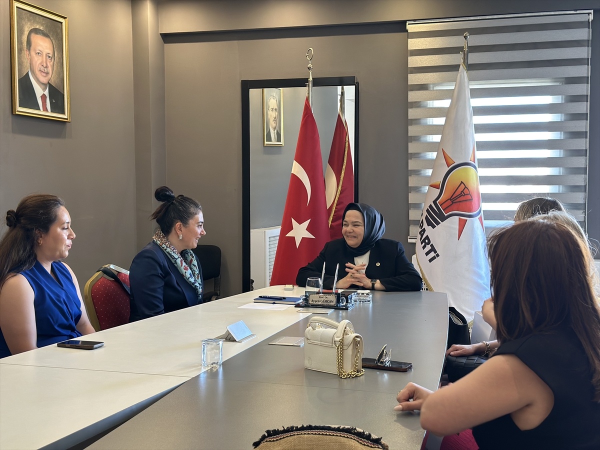 Eğitim Yatırımları ve Toplumla İş Birliği