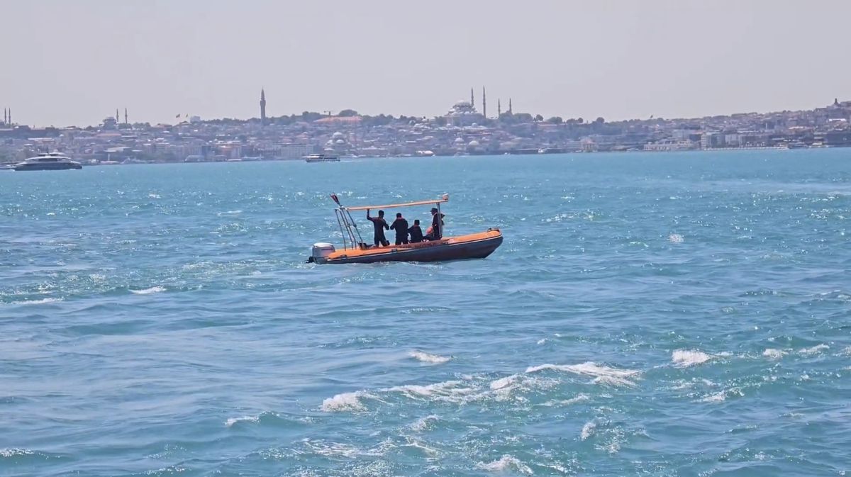 Üsküdar\'da Denizde Kayıp Arama Çalışmaları Sürüyor