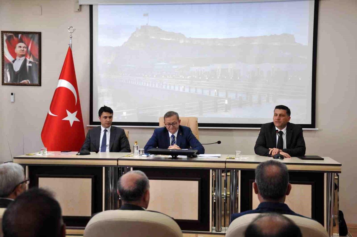 Vali Polat\'tan kurumlara net mesaj: "Bahane değil, sonuç istiyorum!"
