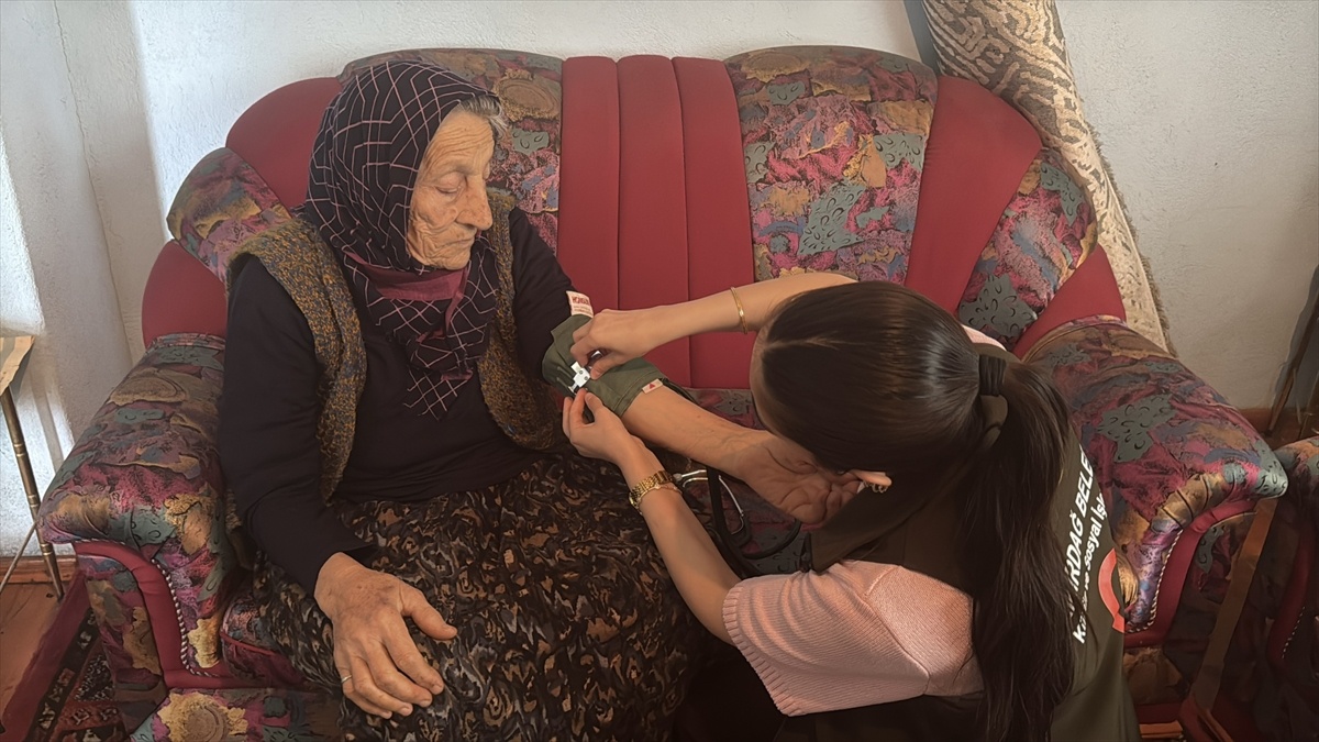 Emirdağ\'da Yaşlılar İçin Telsiz Desteği