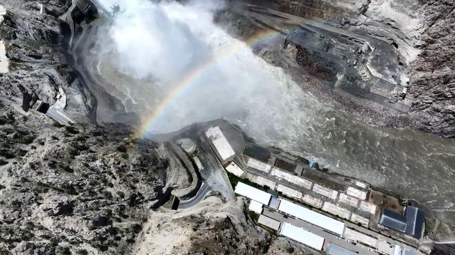 Yusufeli Barajı'nda Gökkuşağı Görüntüleri