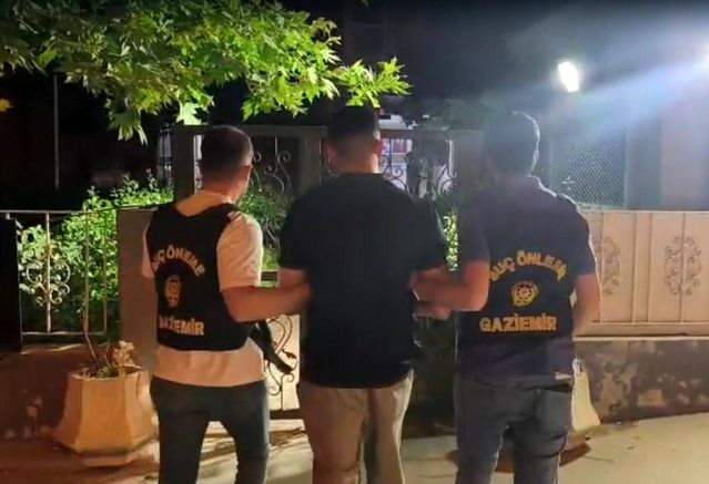 Firarisi Çatıda Yakalandı